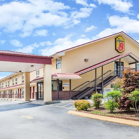 Super 8 By Wyndham Cleveland-3