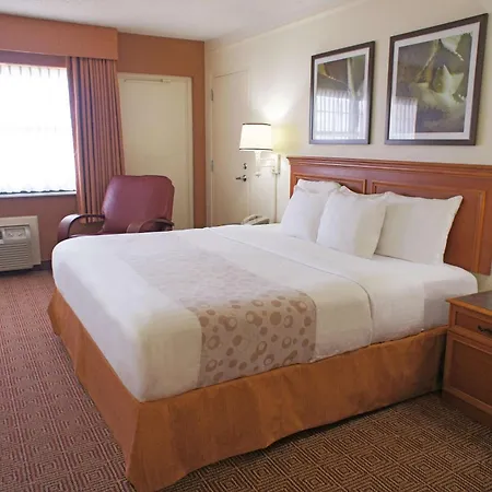 La Quinta By Wyndham Coral Springs University Dr-3