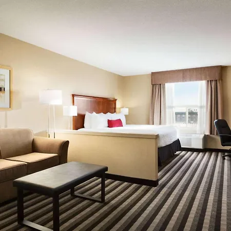 Days Inn & Suites By Wyndham Edmonton Airport-3