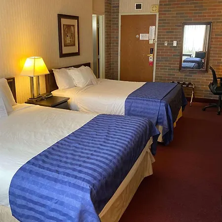 Ramada By Wyndham Lethbridge-2