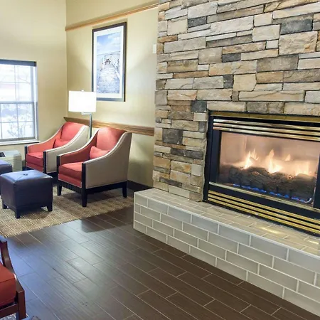 Comfort Suites Marquette-3