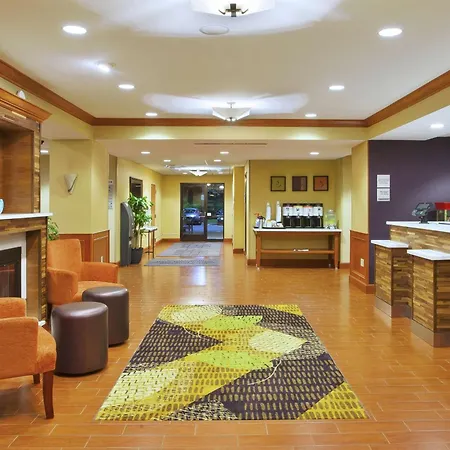 Hampton Inn Commerce/Novi-2