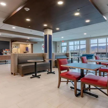 Holiday Inn Express & Suites - Marion By Ihg-3