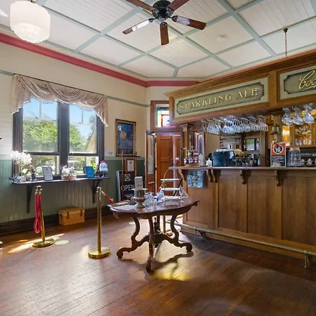 The Old Bank Gladstone Licensed Restaurant & Boutique Accommodation-3
