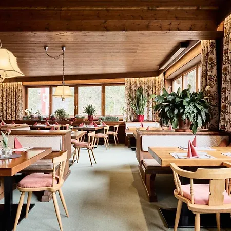 "Quality Hosts Arlberg Hotel Garni Moessmer"-3
