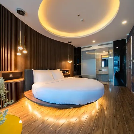 Aaron Hotel-2