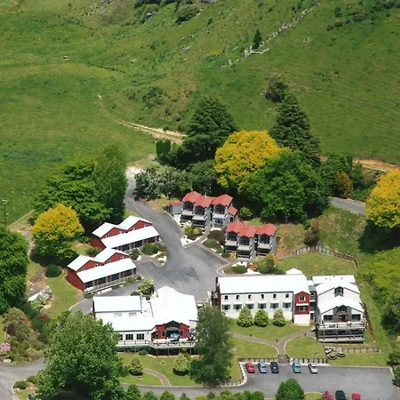 Waitomo Village Chalets Home Of Kiwipaka-2