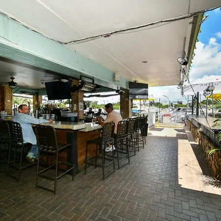 Sarasota Cay Club #614 Bunk Bed, Heated Pool, Tiki Bar, More!-3