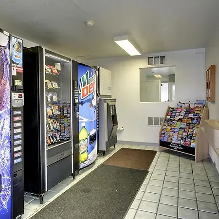 Motel 6 Manhattan Kansas-3