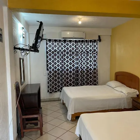 Hotel Roble Zihuatanejo-3