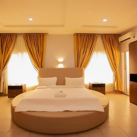 Triple 9 Apartments,Pool & Spa-3