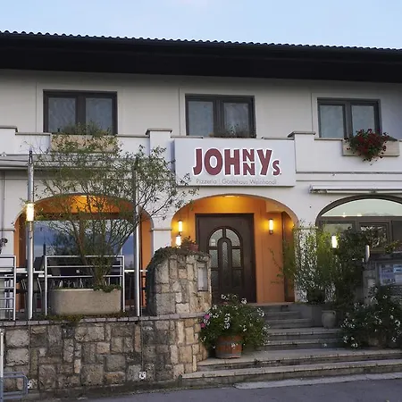 Gästehaus Weinhandl&Johnnys Pizzeria-3