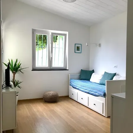 La Riviera Bed & Breakfast-2