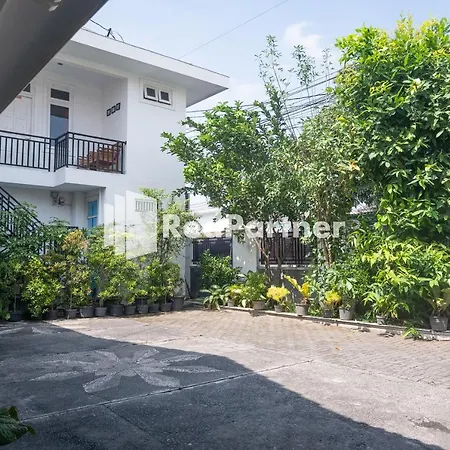 Londres Bed And Breakfast Redpartner Near Gembira Loka Zoo-3