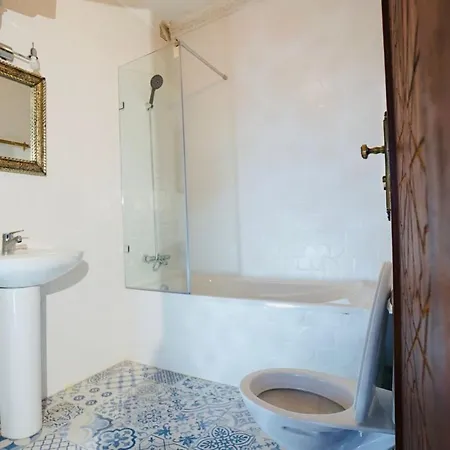 Riad Amelia : Lalla Fatima Zohra Room-2