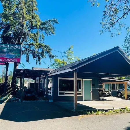 Riverfront Lodging-3