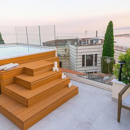 Naxi Suites-3