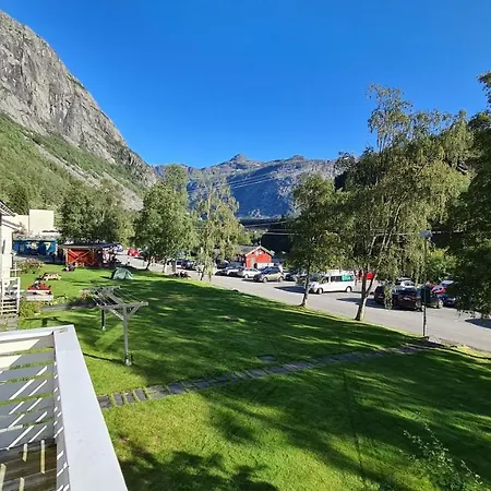 Trolltunga Lodge-3