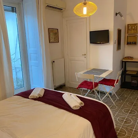 Rooms in San Domenico Maggiore 3-2