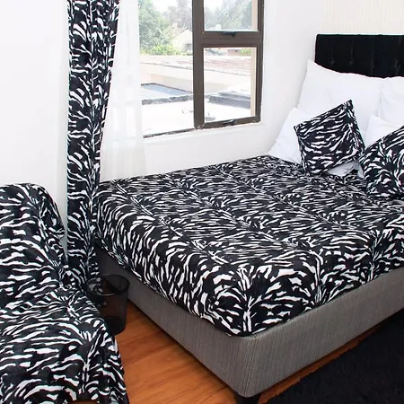 Selina Airport Lodge #Emzini-3