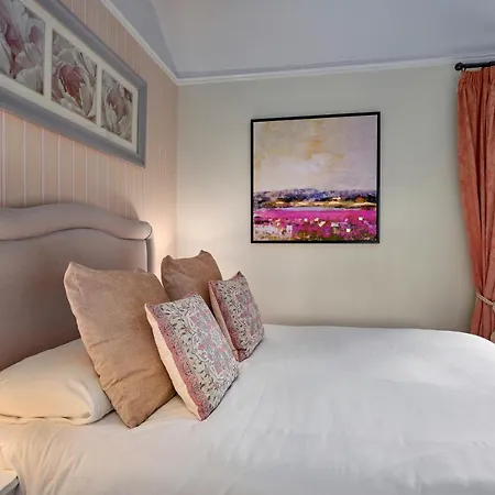 Easington Guest House-3