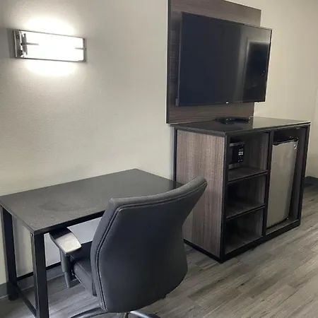 Griffin Inn & Suites-3
