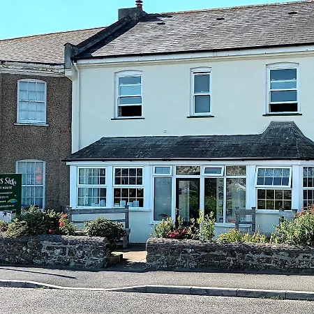 Links Side Guest House-3