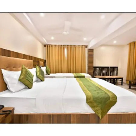 Rk Hotel-Near Grant Road Railway Station-2