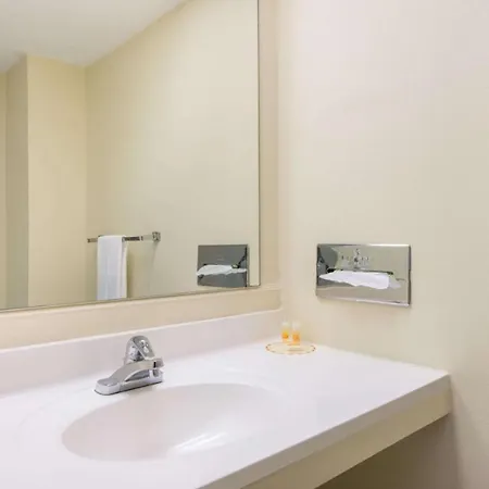 Haven Inn & Suites St Louis Hazelwood - Airport North-2