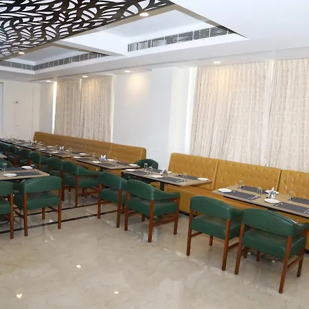 Hotel Royal Chola-2