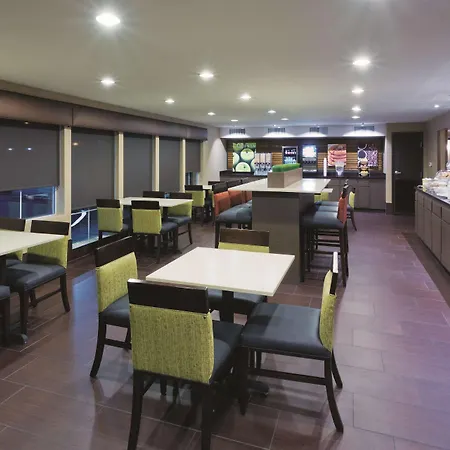 La Quinta Inn & Suites By Wyndham Lv Tropicana Stadium-3