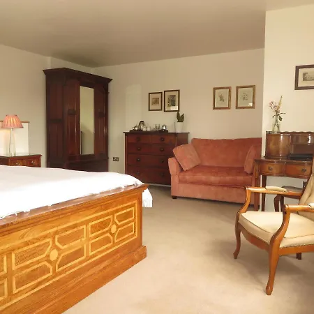 The Lawns B & B-2