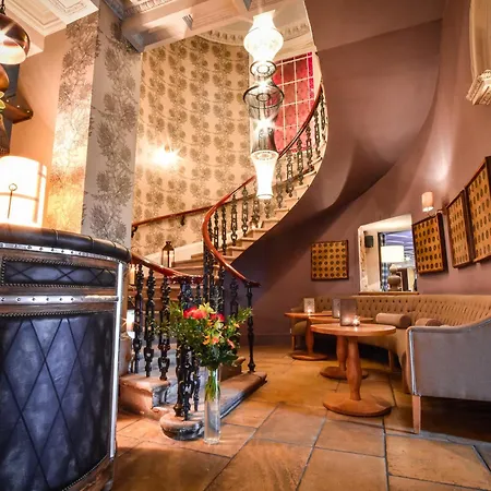 The Meadowpark Bar, Kitchen & Rooms-3