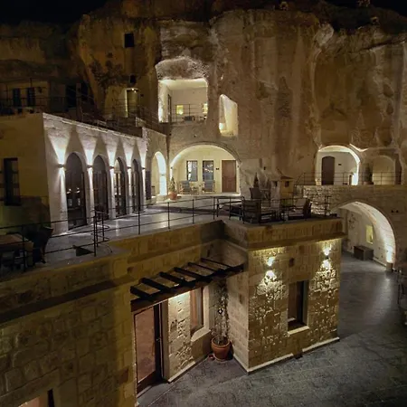 1811 Cave Hotel-3