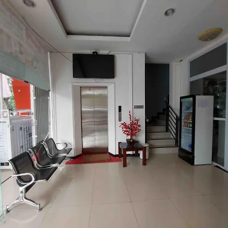 Rons City Hotel Near Simpang Lima Semarang Mitra Reddoorz-2