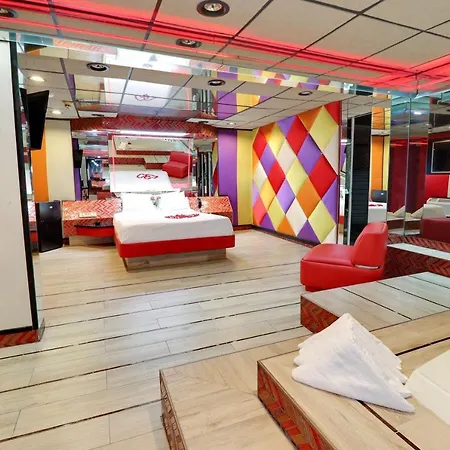 Hollywood Motel-2