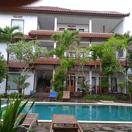 Family House Hotel Kuta-2