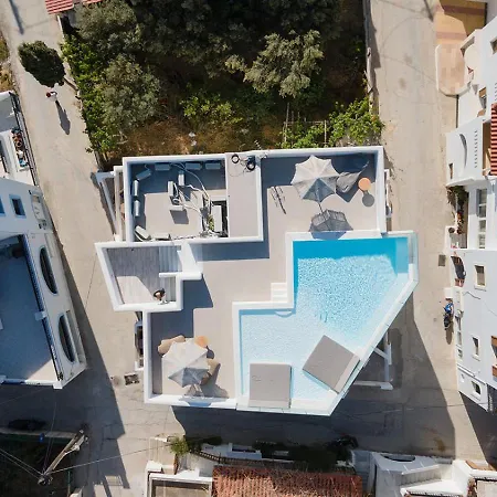Majestique Of Naxos-2