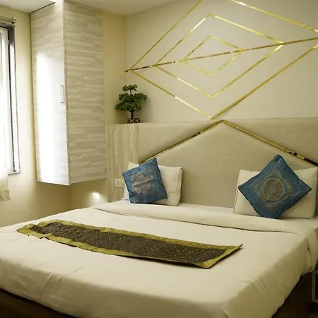 Hotel Wall City 55 - Near Ndls Station & Connaught Place-3