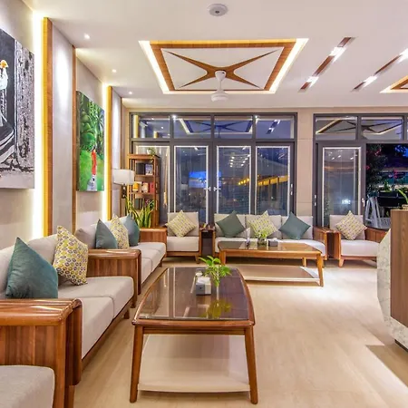 Triton Prestige Seaview And Spa-3