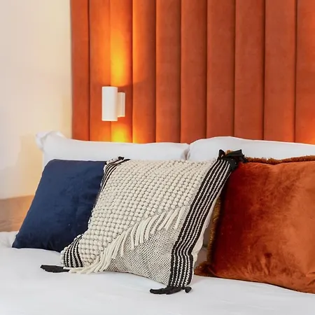 The Snug Townhouse-3