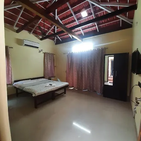 Triskelion - Bed And Breakfast, Family Home Stay By Joshi Brothers-3