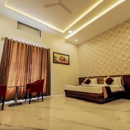 Amarvilas Hotel & Resort-2