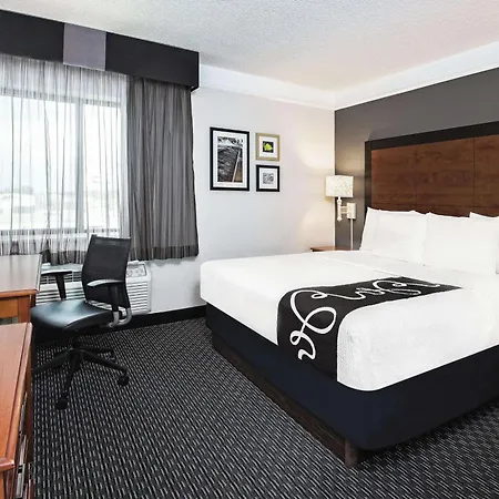 La Quinta Inn & Suites By Wyndham San Antonio Riverwalk-3
