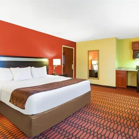 Baymont By Wyndham Harrisburg-2