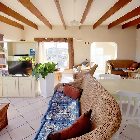 Ocean House Holiday Accommodation-2