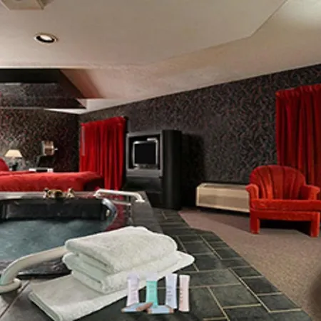 Travelodge Inn & Suites By Wyndham Muscatine-3