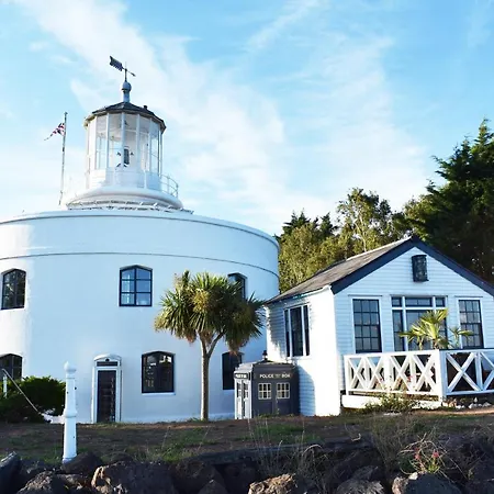 The West Usk Lighthouse Lightkeepers Lodge-3
