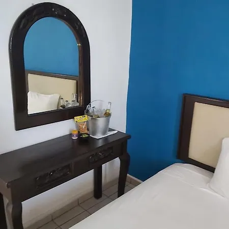 Hotel Blue-3