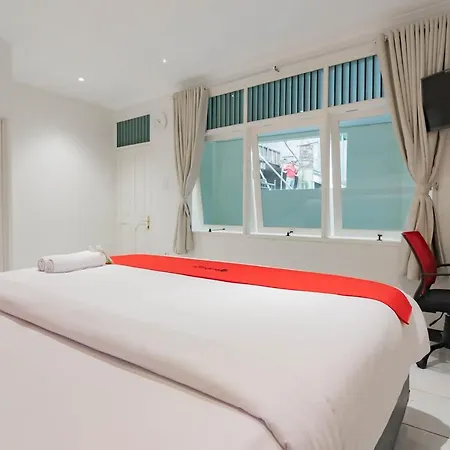 RedDoorz Plus @ Pakuan Residence Tajur-2